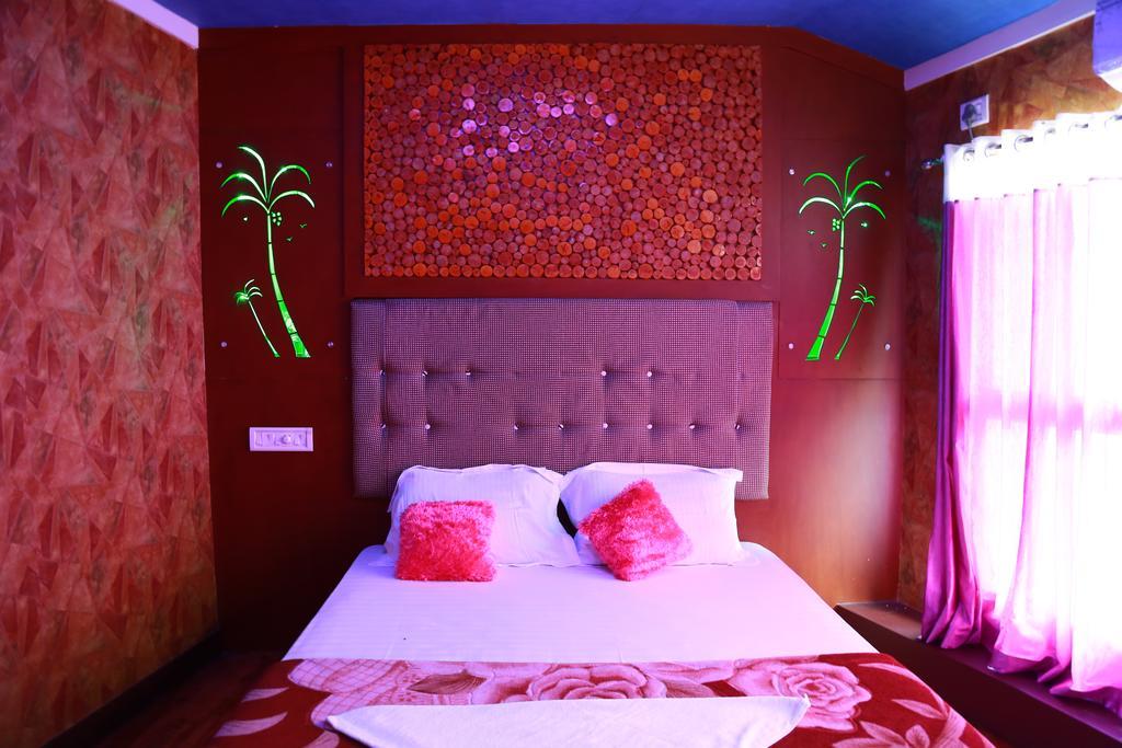Marari Houseboat Hotel Mararikulam Room photo